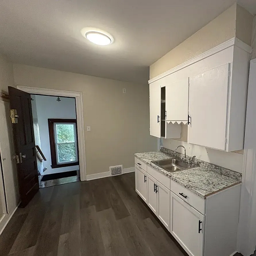 659 West Ave 4