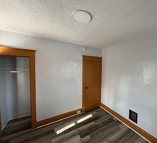 111 Dempster St 14 111 Dempster St 14