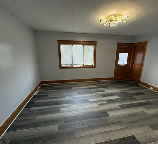 111 Dempster St 9 111 Dempster St 9