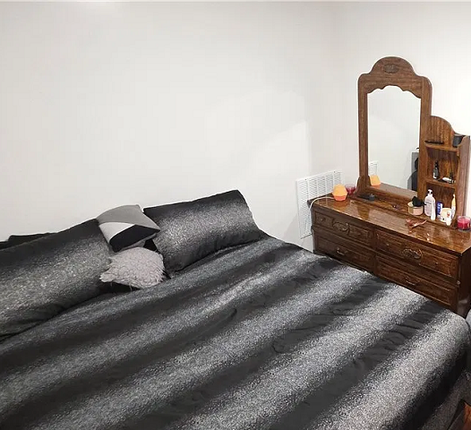 81 Walden Ave 5